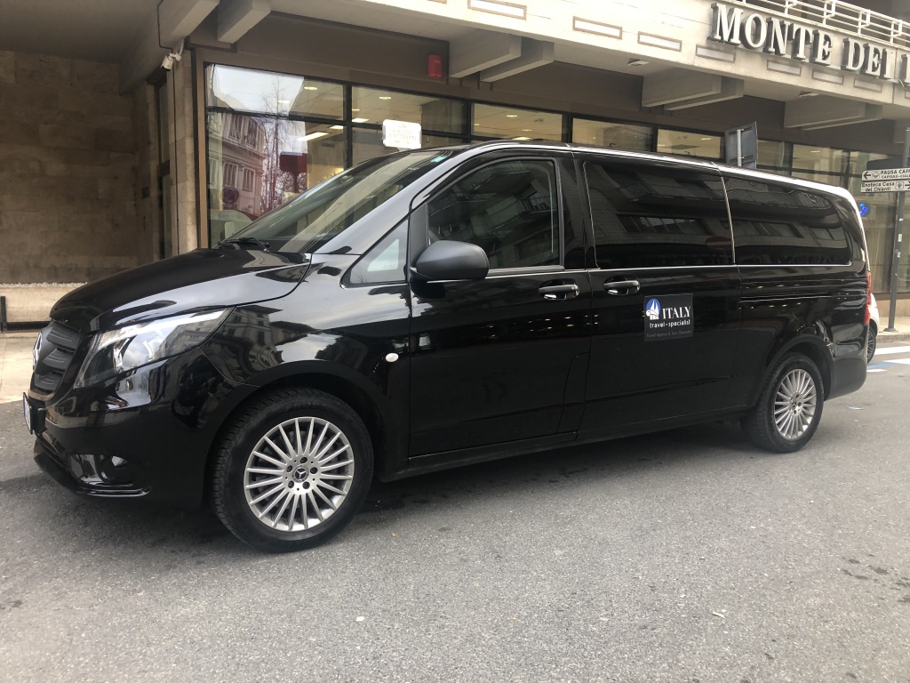 Mercedes Classe V nero con autista